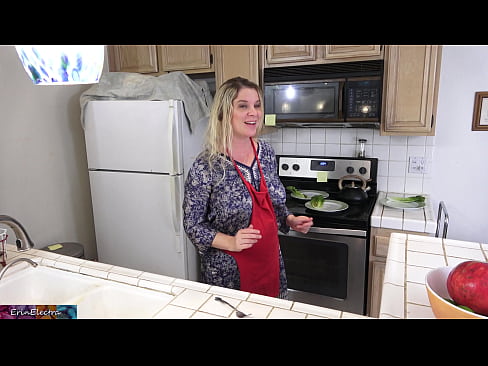 ❤️ Gigatasan siya ni stepmom sa kusina sa wala pa ang iyang date Sex video sa amon ceb.osagoassist.ru ﹏